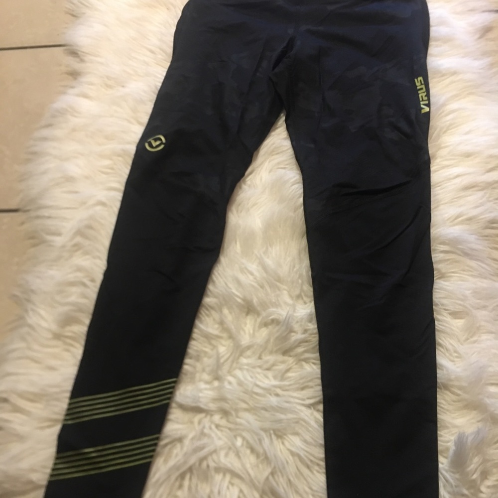 Virus Leggings